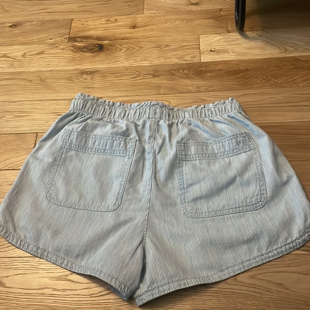 Shorts - Picture 2 of 2